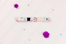 Load image into Gallery viewer, Dainty Watercolour Floral Breakaway Cat Collar