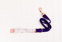 Load image into Gallery viewer, White Poppies Matching Dog Leash