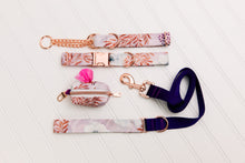 Load image into Gallery viewer, White Poppies Matching Dog Leash