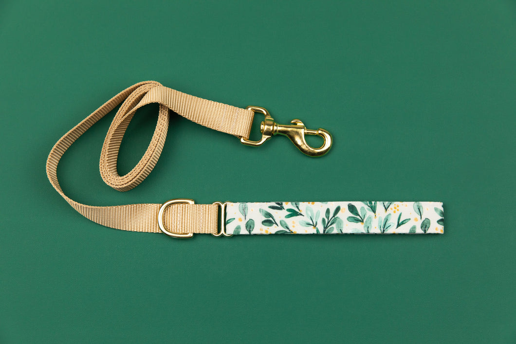 Gold Winter Berry Sprigs Matching Dog Leash